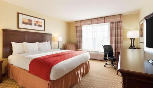 Room, 1 King Bed, Accessible, Non Smoking (Roll-in Shower)