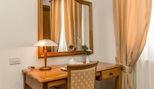 Suite, Sea View