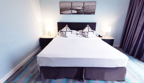 Deluxe King Room