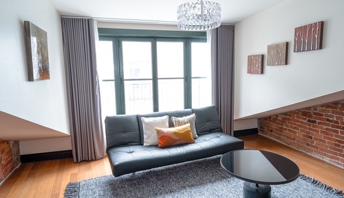 Room (Extra Large)