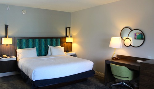 Suite, 1 King Bed, Accessible, Non Smoking