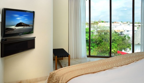 Deluxe Penthouse, 2 Bedrooms, Partial Ocean View