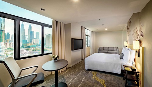 Deluxe Room, 1 Queen Bed (Twin Tower View)