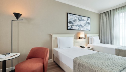 Trendy Room with 2 Single Beds