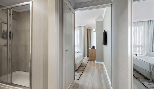 Trendy Room with Queen Size Bed