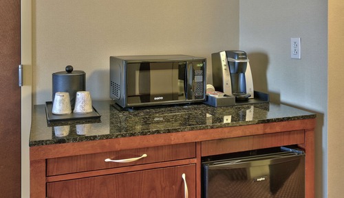 Suite, 1 King Bed, Accessible