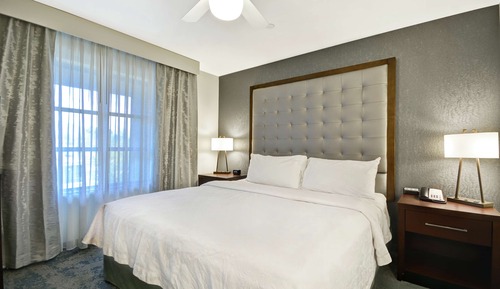 Studio Suite, 1 King Bed, Non Smoking