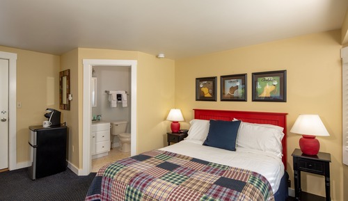 Queen Deluxe Room