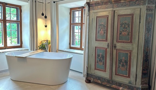 Luxury Studio Suite, 1 King Bed, Bathtub, Mountainside