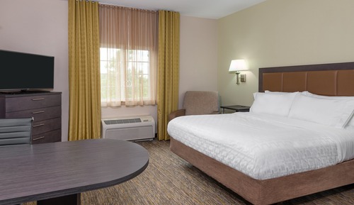 Studio Suite, 1 Queen Bed (Hearing, Bathtub)