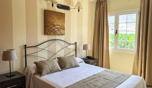 Suite, 1 Bedroom (2 Adults + 2 Children)