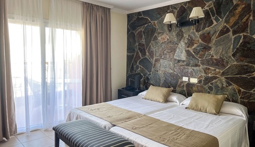 Junior Suite (2 Adults + 1 Child)
