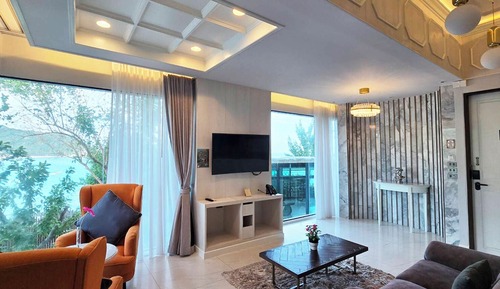 Suite with Ocean View