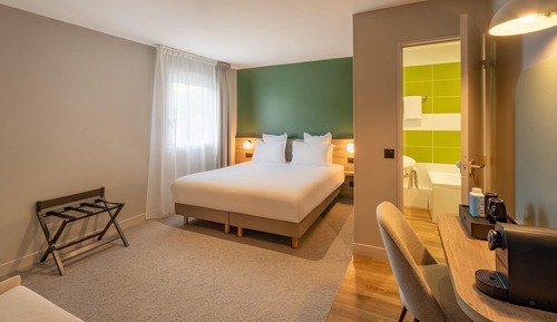 Comfort Room, 1 King Bed, Non Smoking (with Single Sofabed)