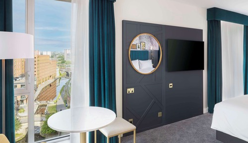 Junior Suite, 1 King Bed