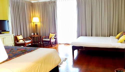 Courtyard with Triple Bed