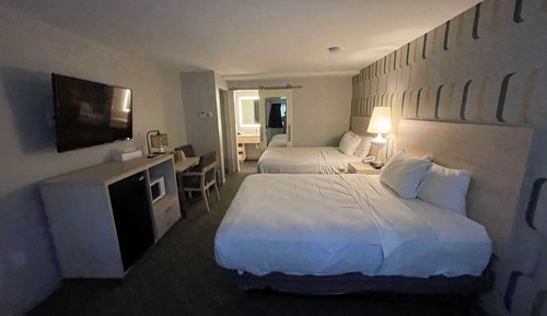 Standard Room, 2 Queen Beds, Accessible, Non Smoking (not pet friendly)
