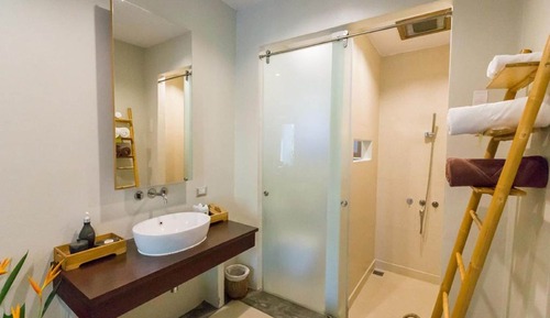 Deluxe Room, 1 Twin Bed, Pool View