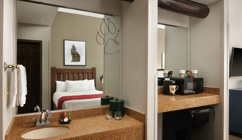 Wolf Den Suite - Water Park Included