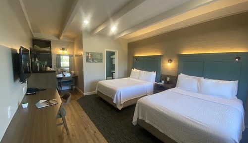 2 Queen Beds, Partial Ocean View No Pets