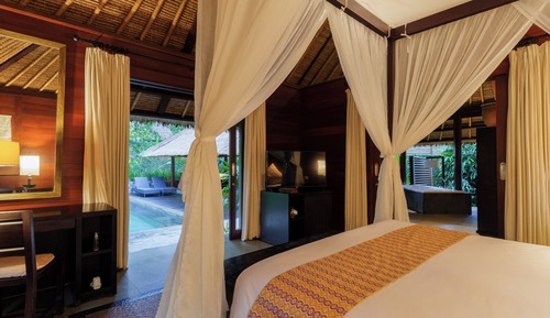 One Bedroom Deluxe Pool Villa with Free Benefit