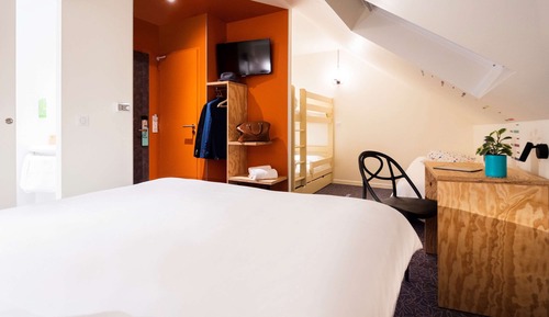 Family Room, Multiple Beds