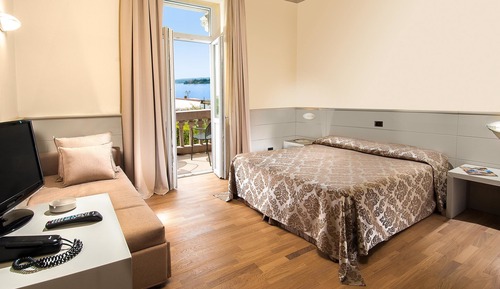Superior Double Room, Balcony, Lake View