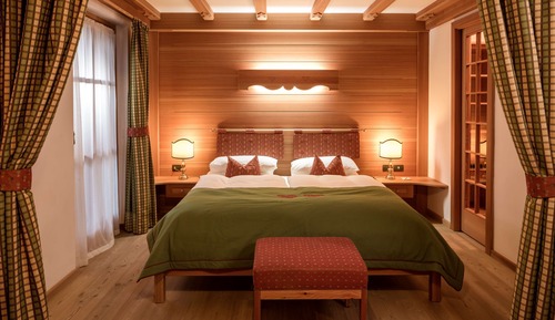 Junior Suite, Slope side