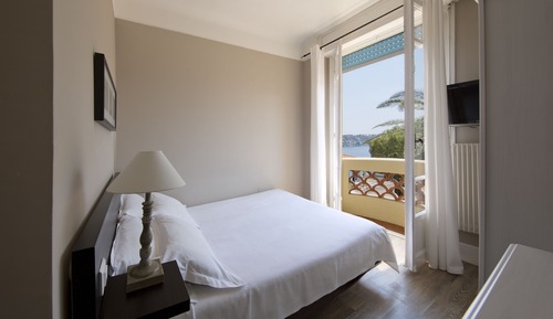 Single Room, Sea View