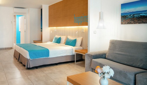 Deluxe Room, Pool View