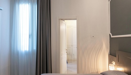 Room, Connecting Rooms