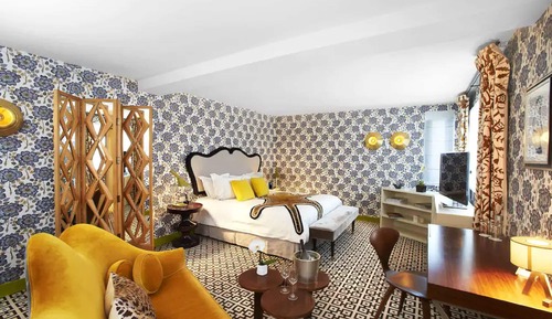 Signature Room (Prestige)