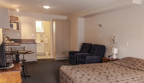 Queen Studio Suite - Prepaid
