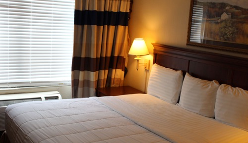 1 King Bed 1 Sleeper Sofa