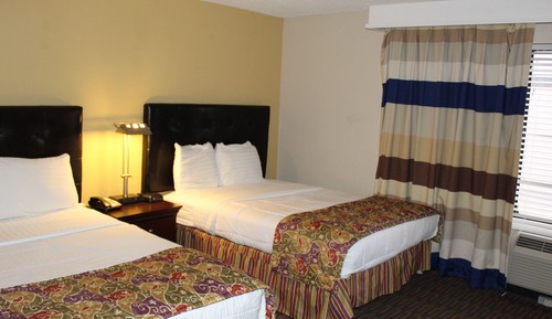 2 Full Beds 1 Sleeper