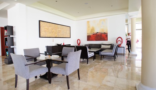 Suite (with 2 Jacuzzies)