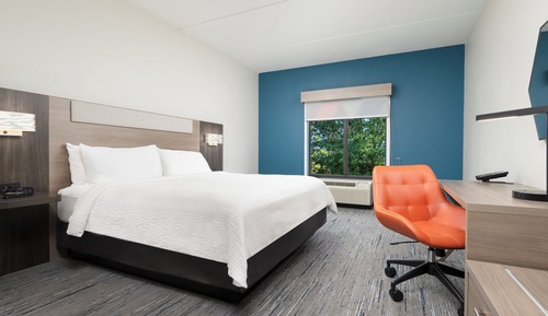 Standard Room, 1 King Bed, Accessible (Mobility Tub)