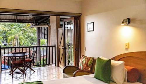 Deluxe Studio, Pool View
