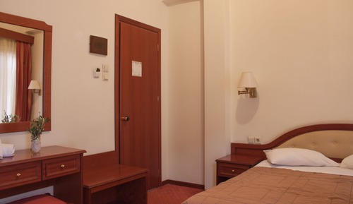 Single Room, Sea View