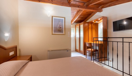 Room (Maisonette)