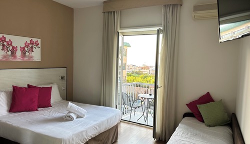 Superior Triple Room, Balcony