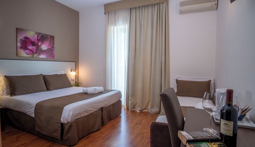 Classic Triple Room, Balcony