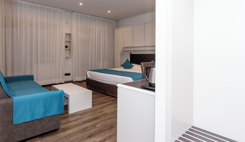 Deluxe Double or Twin Room