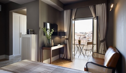 Deluxe Suite, Balcony, City View