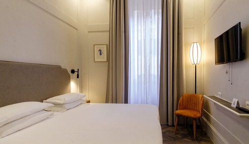 Deluxe Room, Annex Building