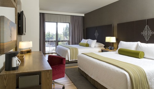 Deluxe Room (2 King Beds)