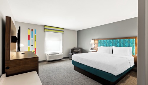 one king bed room