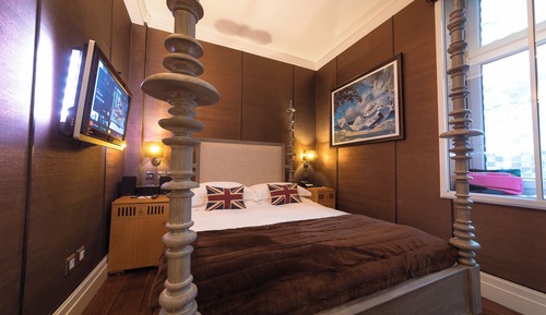 Compact Room