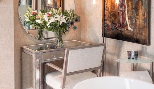 Deluxe Suite