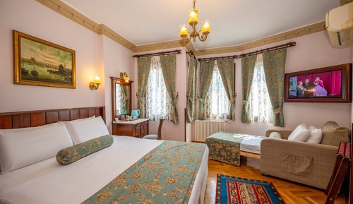 Triple Room